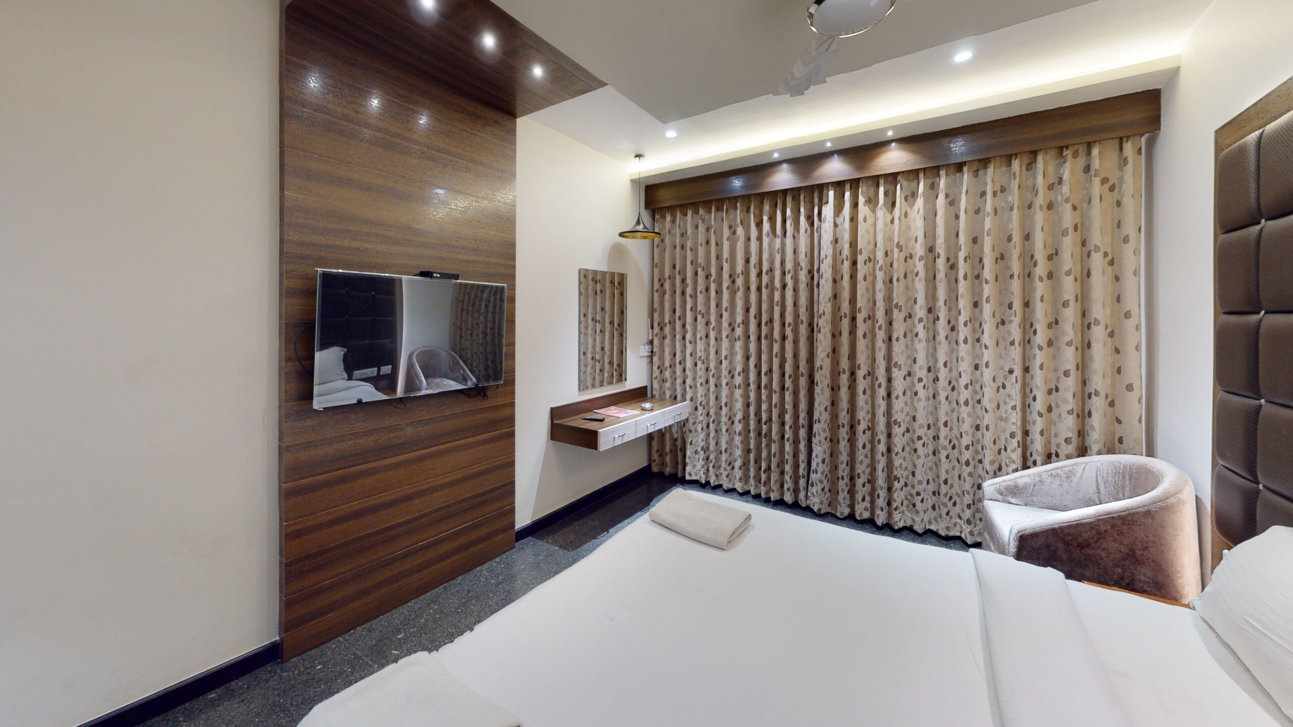 HOTEL-VIJAYARANI-Bedroom(23)